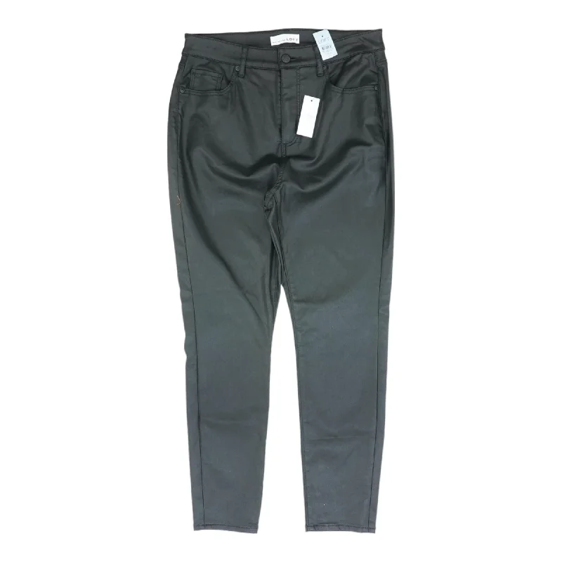 Black Solid Cargo Pants